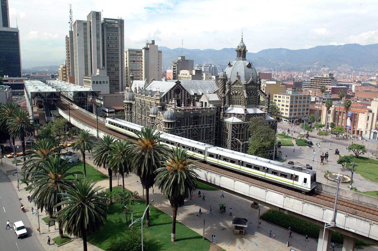 San Peter Apartments Medellín Extérieur photo